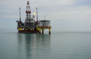 Удари українських сил по російських бурових платформах у Каспійському морі Дістали за 1000 кілометрів: ЗСУ уразили бурові установки РФ у Каспійському морі