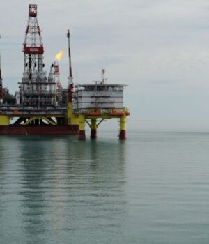 Дістали за 1000 кілометрів: ЗСУ уразили бурові установки РФ у Каспійському морі