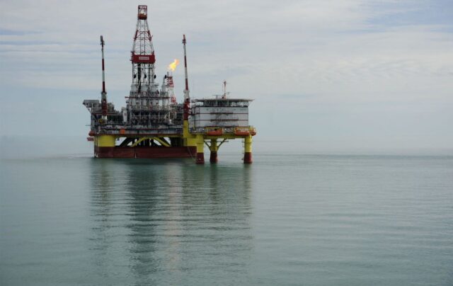 Удари українських сил по російських бурових платформах у Каспійському морі Дістали за 1000 кілометрів: ЗСУ уразили бурові установки РФ у Каспійському морі