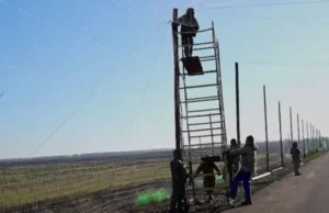 На Донеччині зводять понад 25 км антидронового захисту На-Донеччині-будують-понад-25-км-антидронового-захисту-–-Федоров