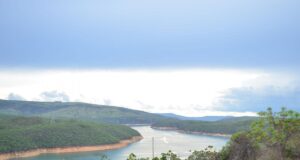 “Деякі будинки досі цілі”: у Бразилії виявили “загублене місто” на дні величезного озера “Деякі-будинки-досі-цілі”:-у-Бразилії-виявили-“загублене-місто”-на-дні-величезного-озера