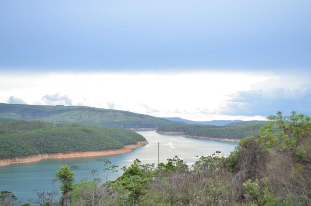 “Деякі будинки досі цілі”: у Бразилії виявили “загублене місто” на дні величезного озера “Деякі-будинки-досі-цілі”:-у-Бразилії-виявили-“загублене-місто”-на-дні-величезного-озера