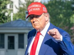 Трамп анонсує відкриття Ормузької протоки та обговорює ядерну угоду з Іраном Трамп пообіцяв відкрити Ормузьку протоку і назвав умову “успішної угоди” з Іраном