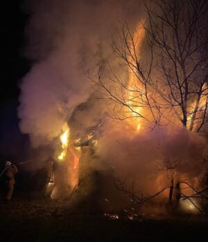 На-Волині-через-невідомих-осіб-згоріла-хата-пустка