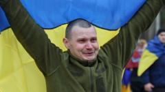 Великодній обмін полоненими: Україна повернула 182 особи Великодній-обмін-полоненими-між-Україною-і-Росією.-Кого-повернули