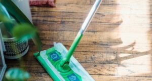 Сім засобів, якими ніколи не можна чистити дерев’яну підлогу: поради професіоналів з догляду за паркетом Сім-засобів,-якими-ніколи-не можна-чистити-дерев’яну-підлогу:-поради-професіоналів-з догляду-за паркетом