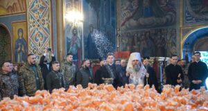 ПЦУ та Фонд Владислави Молчанової передали 12 тисяч пасок на передову ПЦУ-та-Фонд-Владислави-Молчанової-передали-12-тисяч-пасок-на-передову