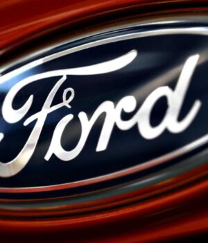 Глава-ford-заявив-про-електромобіль-за-$30-000:-він-має-конкурувати-з-tesla