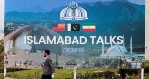 Переговори між США та Іраном призупинені після тривалих обговорень Переговори-між-США-та-Іраном-тимчасово-призупинені-після-14-годин-обговорень,-розбіжності-зберігаються