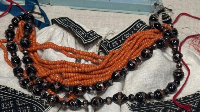 Традиційні українські прикраси: від коріння до сучасності Великдень.-Як-традиційні-святкові-прикраси-українок-стають-трендом-моди