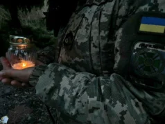 Благодатний вогонь з Єрусалима прибув в Україну В-Україну-прибув-Благодатний-вогонь-з-Єрусалима-–-святиню-зустріли-прикордонники