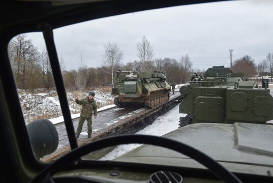 Російські війська перекидають техніку на північ Донецької області під час великоднього “перемир’я” РФ стягує сили на північ Донецької області, скориставшись “перемир’ям” (відео)
