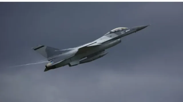 Бельгія та Норвегія затримують постачання половини обіцяних Україні винищувачів F-16 Бельгія та Норвегія затримують постачання половини обіцяних Україні винищувачів F-16