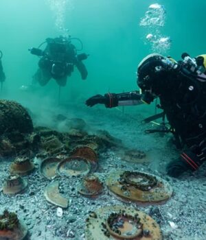 У-Швейцарії-археологи-підняли-з-дна-озера-понад-1000-скарбів-Римської-імперії