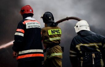 Вибухи в Мелітополі: атака безпілотників призвела до пожежі на електропідстанції У Мелітополі після влучання горить підстанція: місто частково знеструмлене