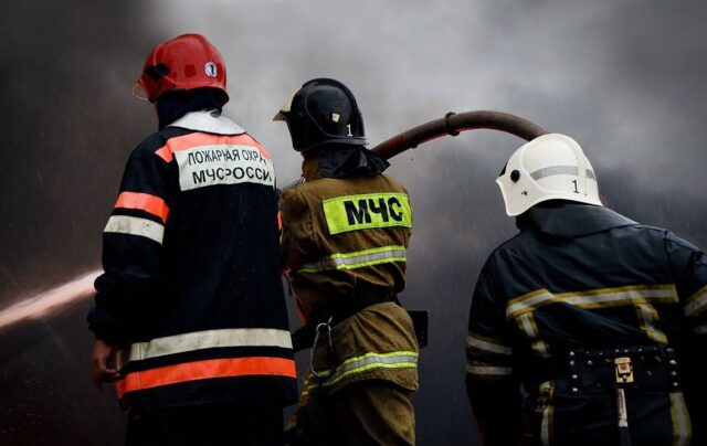 Вибухи в Мелітополі: атака безпілотників призвела до пожежі на електропідстанції У Мелітополі після влучання горить підстанція: місто частково знеструмлене