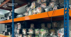 Правоохоронці проводять масштабні обшуки в мережі магазинів U420 Правоохоронці проводять масштабні обшуки в мережі магазинів U420