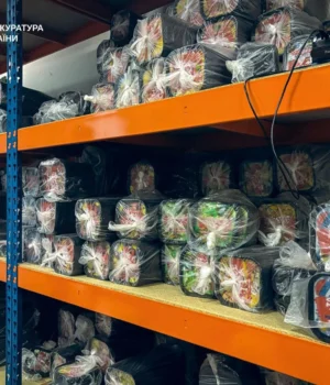 671999010_1424818503014312_307857479376640172_n.webp Правоохоронці проводять масштабні обшуки в мережі магазинів U420