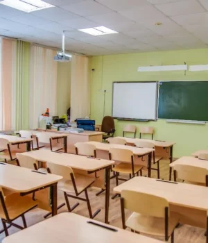 ne_polskaya_shkola.webp В окупованому Криму поглиблюється освітня криза через масове звільнення вчителів