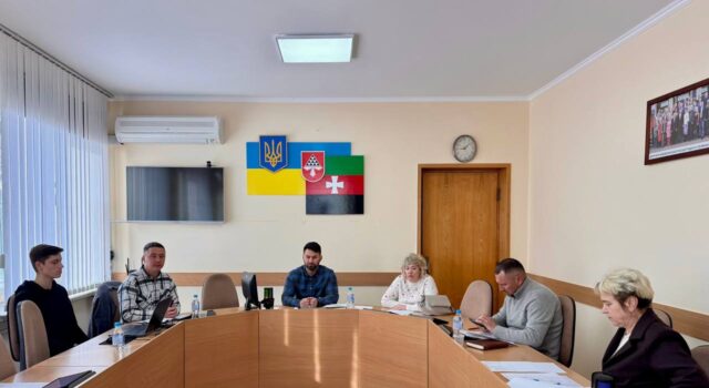 Засідання постійних комісій Нововолинської міської ради: обговорення бюджету та нових програм Депутати-опрацювали-проєкти-рішень-чергової-сесії-Нововолинської-міської-ради-у-постійних-комісіях