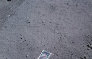 Астронавт залишив сімейне фото на Місяці: що з ним сталося через 50 років Астронавт-залишив-сімейне-фото-на Місяці:-що з ним-сталося-через-50 років