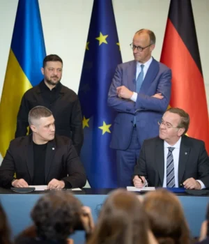 Партнери-отримають-доступ-до-унікальних-бойових-даних:-Україна-та-Німеччина-розпочинають-обмін-даними-з-поля. Партнери-отримають-доступ-до-унікальних-бойових-даних:-Україна-та-Німеччина-розпочинають-обмін-даними-з-поля.