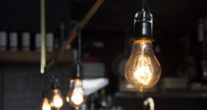 Графіки відключень 15 квітня: чи будуть вимикати світло в середу Графіки-відключень-15-квітня:-чи-будуть-вимикати-світло-в-середу