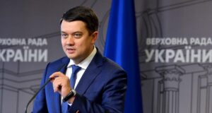 Депортація українців з Європи “залишиться на рівні розмов”, – Разумков Депортація-українців-з-Європи-“залишиться-на-рівні-розмов”,-–-Разумков