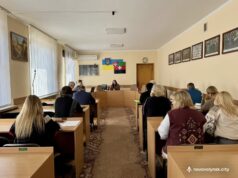 Засідання постійної комісії Нововолинської міської ради: обговорення бюджету та розвитку освіти Підготовка-до-58-ї-сесії-Нововолинської-міської-ради:-депутати-працюють-у-постійних-комісіях