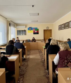 Підготовка-до-58-ї-сесії-Нововолинської-міської-ради:-депутати-працюють-у-постійних-комісіях