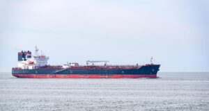 США відновили санкції проти російської нафти, але радіти зарано, – Politico США-відновили-санкції-проти-російської-нафти,-але-радіти-зарано,-–-politico