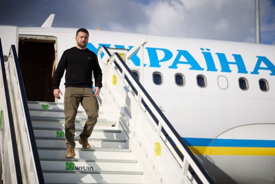 Президент України Володимир Зеленський отримає міжнародну нагороду “Чотири свободи” в Нідерландах Зеленський сьогодні відвідає Нідерланди: ЗМІ дізнались деталі візиту