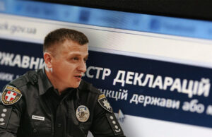 Поліцейська родина з Волині зберігає понад два мільйони гривень готівкою Поліцейська-родина-з-Волині-зберігає-понад-два-мільйони-гривень-готівкою