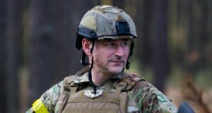 Командувача ОК “Схід” Братішка зняли з посади: ЗМІ розкрили, хто його замінить Командувача-ОК-“Схід”-Братішка-зняли-з-посади:-ЗМІ-розкрили,-хто-його-замінить