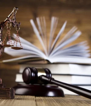 Як-судові-справи-проти-лікарів-впливають-на-медичну-систему-–-пояснює-експерт