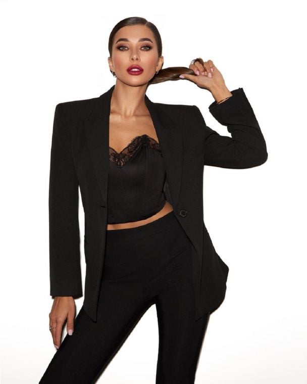 “Міс Україна Всесвіт” Неплях приголомшила сумою своїх щомісячних витрат та здивувала деталями побуту “Міс-Україна-Всесвіт”-Неплях-приголомшила-сумою-своїх-щомісячних-витрат-та-здивувала-деталями-побуту