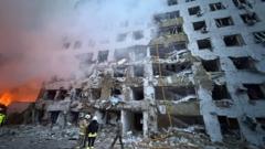 17-загиблих-у-Києві,-Дніпрі-і-Одесі-від-удару-Росії-балістикою-Шахед-влетів-у-багатоповерхівку. 17-загиблих-у-Києві,-Дніпрі-і-Одесі-від-удару-Росії-балістикою-Шахед-влетів-у-багатоповерхівку.