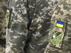 Зцілився за секунду: у Луцьку чоловік з палицею раптово одужав та втік від ТЦК Зцілився-за-секунду:-у-Луцьку-чоловік-з-палицею-раптово-одужав-та-втік-від-ТЦК