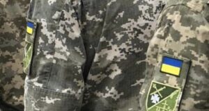 Зцілився за секунду: у Луцьку чоловік з палицею раптово одужав та втік від ТЦК Зцілився-за-секунду:-у-Луцьку-чоловік-з-палицею-раптово-одужав-та-втік-від-ТЦК