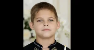 Мріяв стати футболістом: Черкаси прощалися з 8-річним Богданом, якого вбив російський дрон на дитячому майданчику Мріяв-стати-футболістом:-Черкаси-прощалися-з-8-річним-Богданом,-якого-вбив-російський-дрон-на-дитячому-майданчику