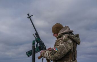 Росія готує великі удари по Україні під час Великоднього перемир’я Під прикриттям “перемир’я” РФ накопичила ракети і дрони для великих ударів по Україні, – ISW