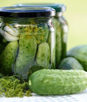 Справжній-домашній-скарб:-які-корисні-властивості-має-розсіл-з-маринованих-огірків