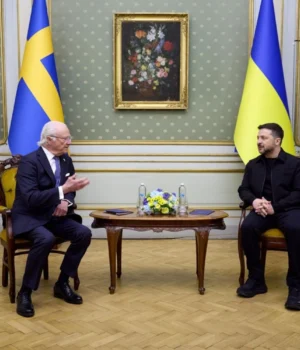 Посилення-українського-флоту-бойових-літаків-шведськими-"гріпенами"-–-Зеленський-у-Львові-зустрівся-із-королем-Швеції