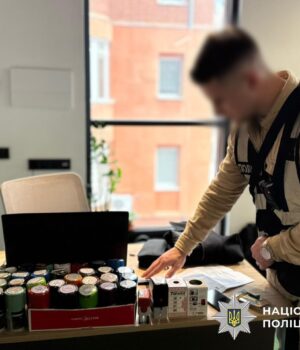 Шантажем-і-погрозами-вимагали-криптоборги-в-українців:-у-Києві-викрили-ботоферму