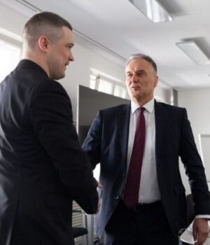 Ракети для F-16 та нові ППО: Україна уклала потужну угоду з Diehl Defence