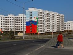 Росія оголосила про плани «відновлення» окупованих територій України до 2045 року Росіяни-у-домах-українців.-Що-стоїть-за-масштабними-планами-РФ-щодо-окупованих-територій