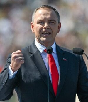 У-Навроцького-просто-в-прямому-ефірі-випав-пакетик-зі-снюсом-(відео)