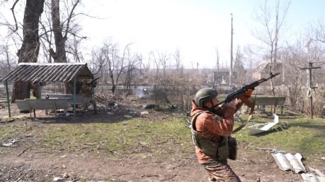Ситуація на Костянтинівському напрямку: українські військові протистоять російським атакам «Дорога-життя»-до-Костянтинівки:-як-українські-бійці-захищають-«артерію»-між-тилом-та-лінією-фронту