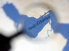 Іран закриває Ормузьку протоку: обстріли цивільних суден і зміна курсів кораблів Закриття-Іраном-Ормузької-протоки-18-квітня-–-щонайменше,-два-кораблі-були-обстріляні