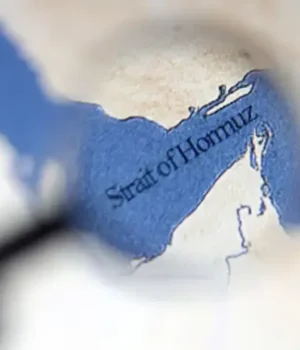 Закриття-Іраном-Ормузької-протоки-18-квітня-–-щонайменше,-два-кораблі-були-обстріляні